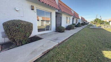 Building Photo - "Charming 1-Bedroom Condo Oasis in Phoenix - Your Perfect Urban Retreat!"