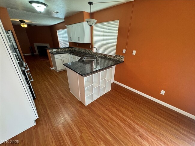 Building Photo - 10041 Dove Ridge Dr