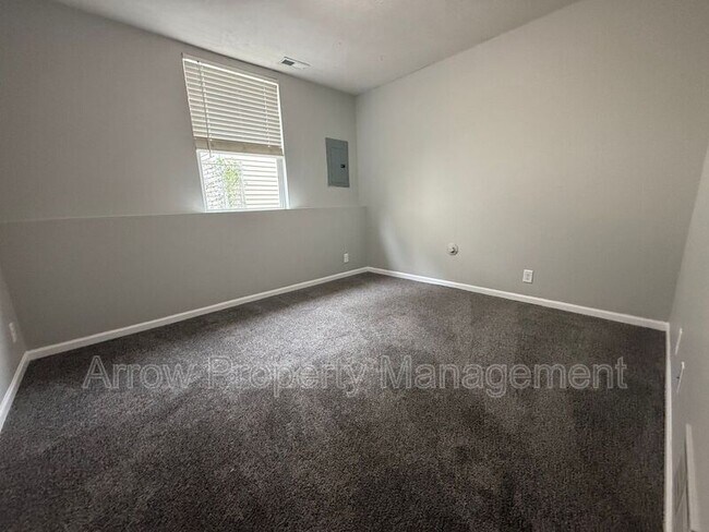 Building Photo - 808 Peach St