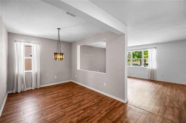 Building Photo - 2813 Shelburne Way