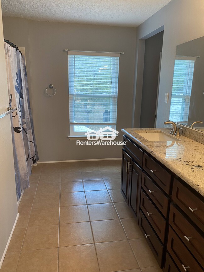 Building Photo - 2439 Karat Dr