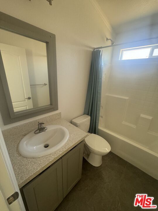 Building Photo - 1336 La Crescenta Dr