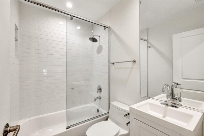 Building Photo - 5400 82nd W St