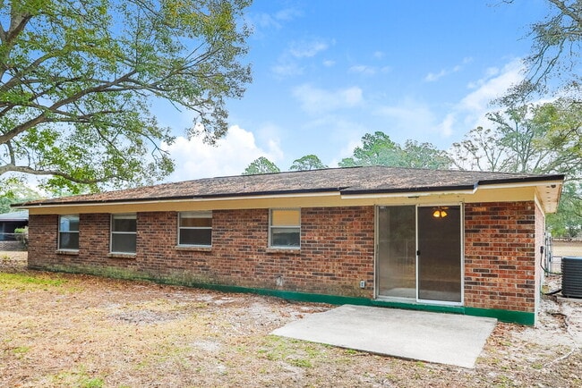 Building Photo - 10918 Key Coral Dr