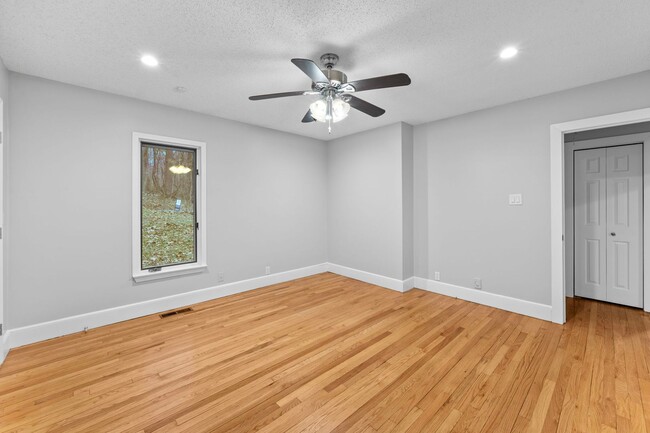 Building Photo - Luxury Living on the River — Your Dream Home Awaits