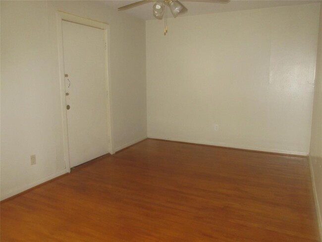 Building Photo - 1018 Rosepoint Dr