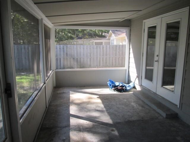 Building Photo - 301 Royal Pines Way