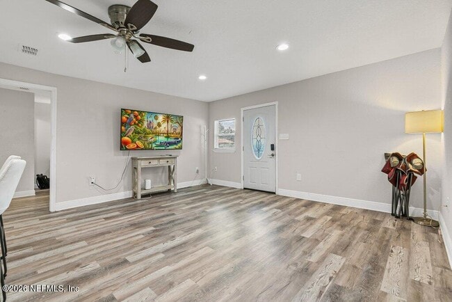 Building Photo - 600 Lemon St