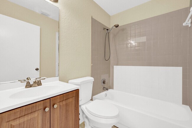 Building Photo - 5864 Strawberry Lakes Cir