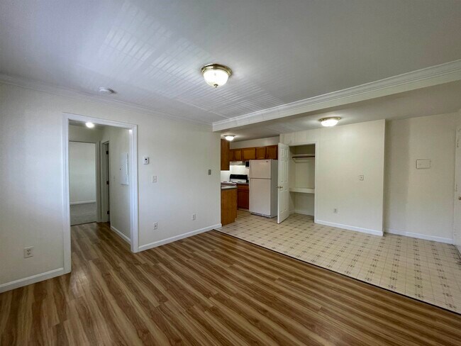 Building Photo - 3961 Brown Ave