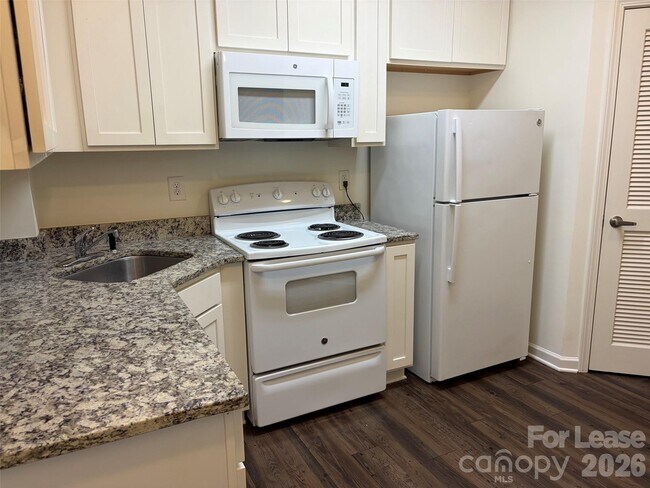 Building Photo - 17905 Delmas Dr