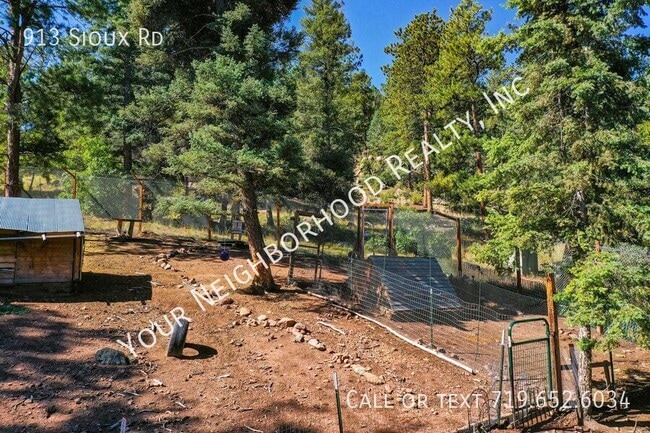 Building Photo - 913 Sioux Rd