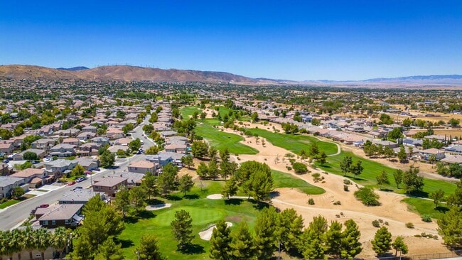 Building Photo - 3121 Club Rancho Dr