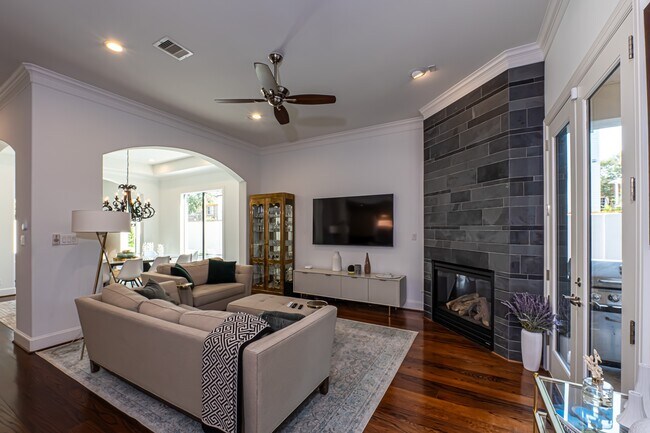 Building Photo - 1409 Indiana St