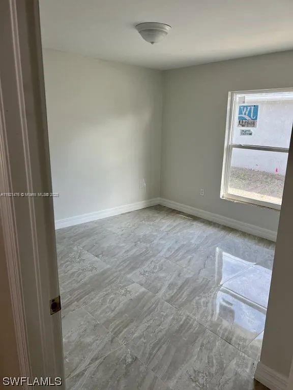 Building Photo - 354-356 Bell Blvd S