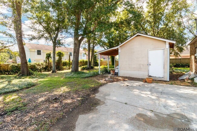 Building Photo - 11918 Spring Meadow Dr