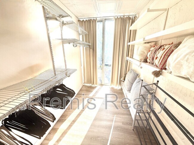 Building Photo - 90 S Highland Ave