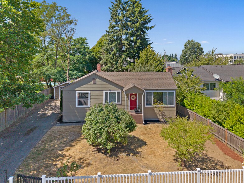 Primary Photo - 10743 14th Ave SW