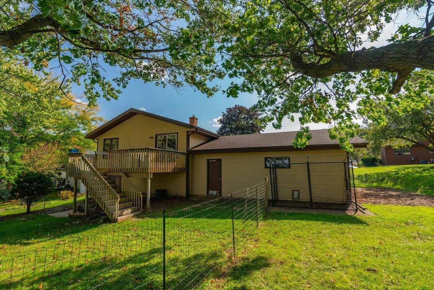 Building Photo - 390 Columbus Ct