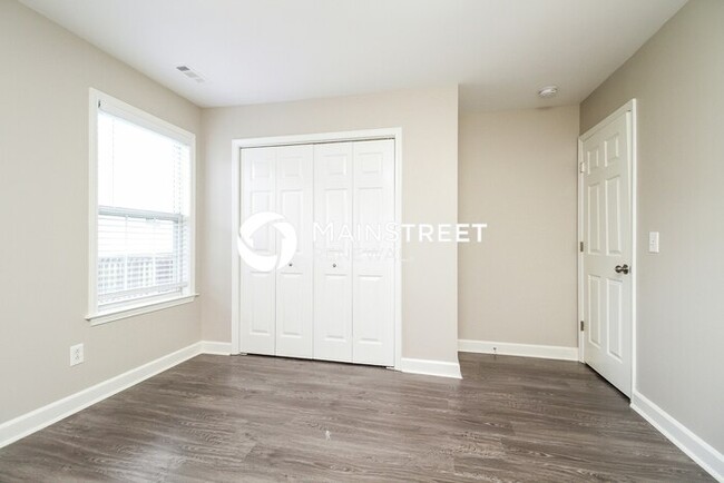 Building Photo - 2737 Aston Woods Ln