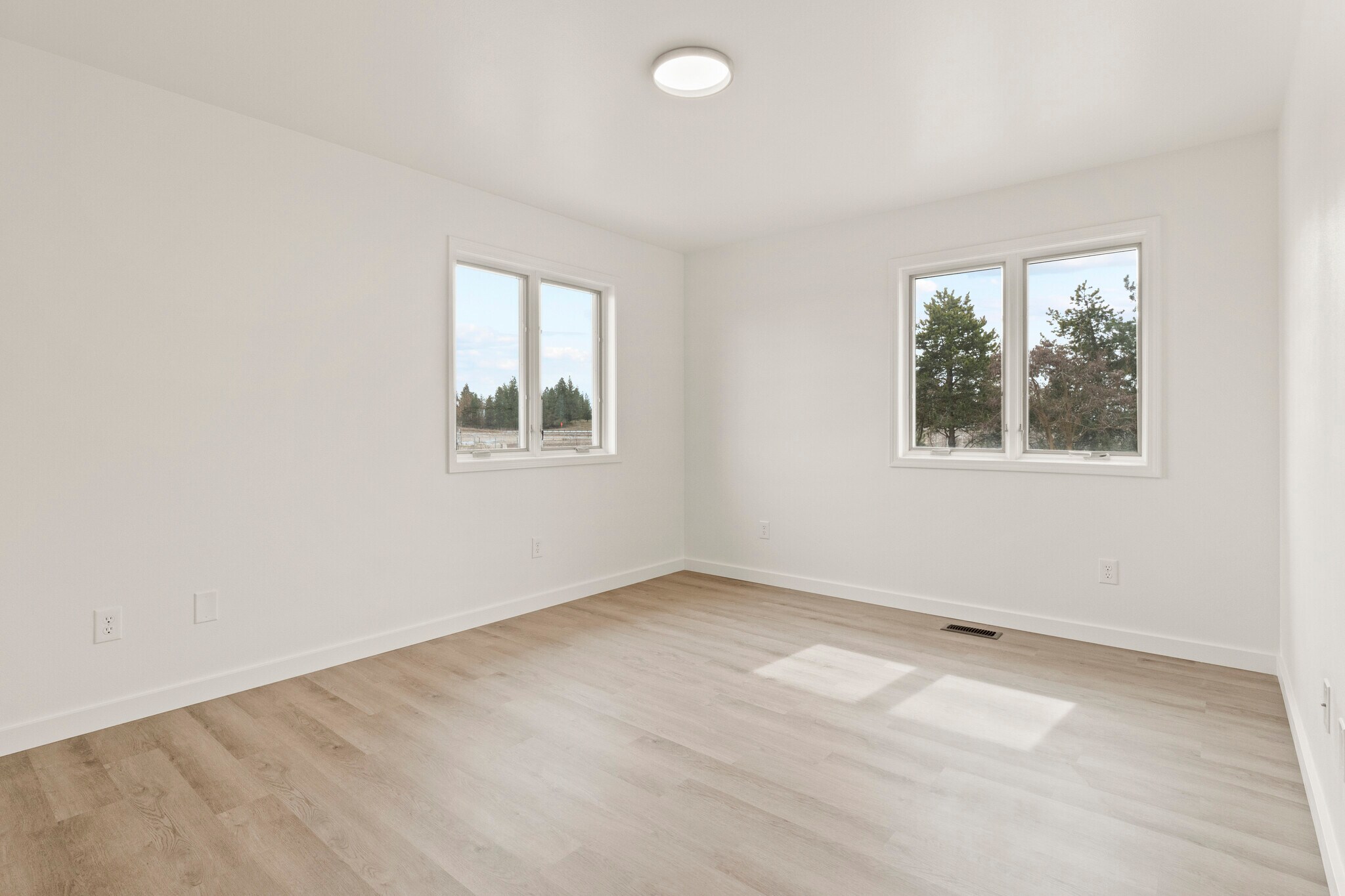 Building Photo - 5704 W Garden Springs Rd