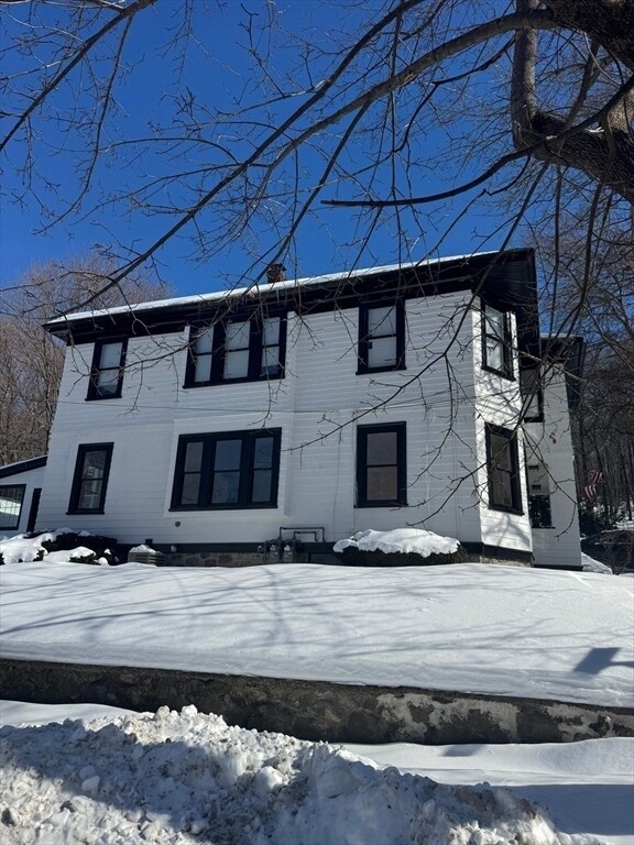 Building Photo - 2 Harding St