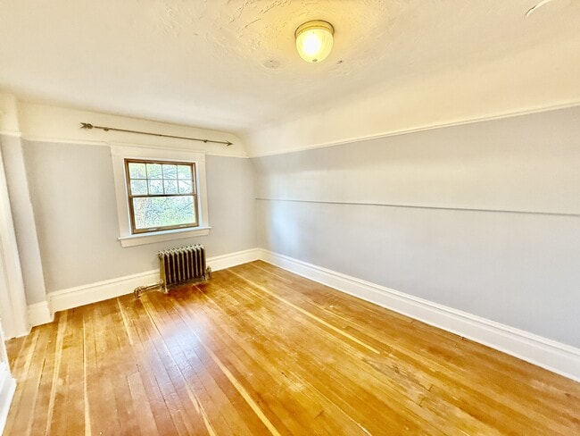 Building Photo - 1228 Bryan Ave