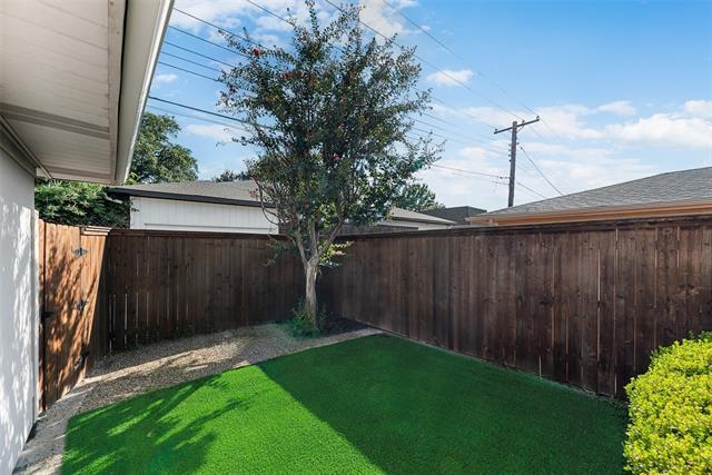 Building Photo - 7426 Woodthrush Dr