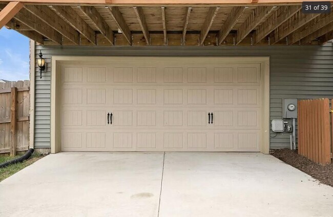 Building Photo - 16621 Gossamer Dr