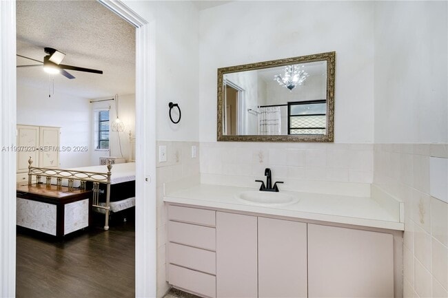 Building Photo - 2801 SW 106th Ave