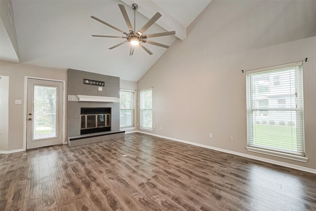 Building Photo - 131 Cove Cir