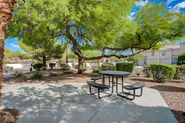 Building Photo - 8039 Teresita Ave