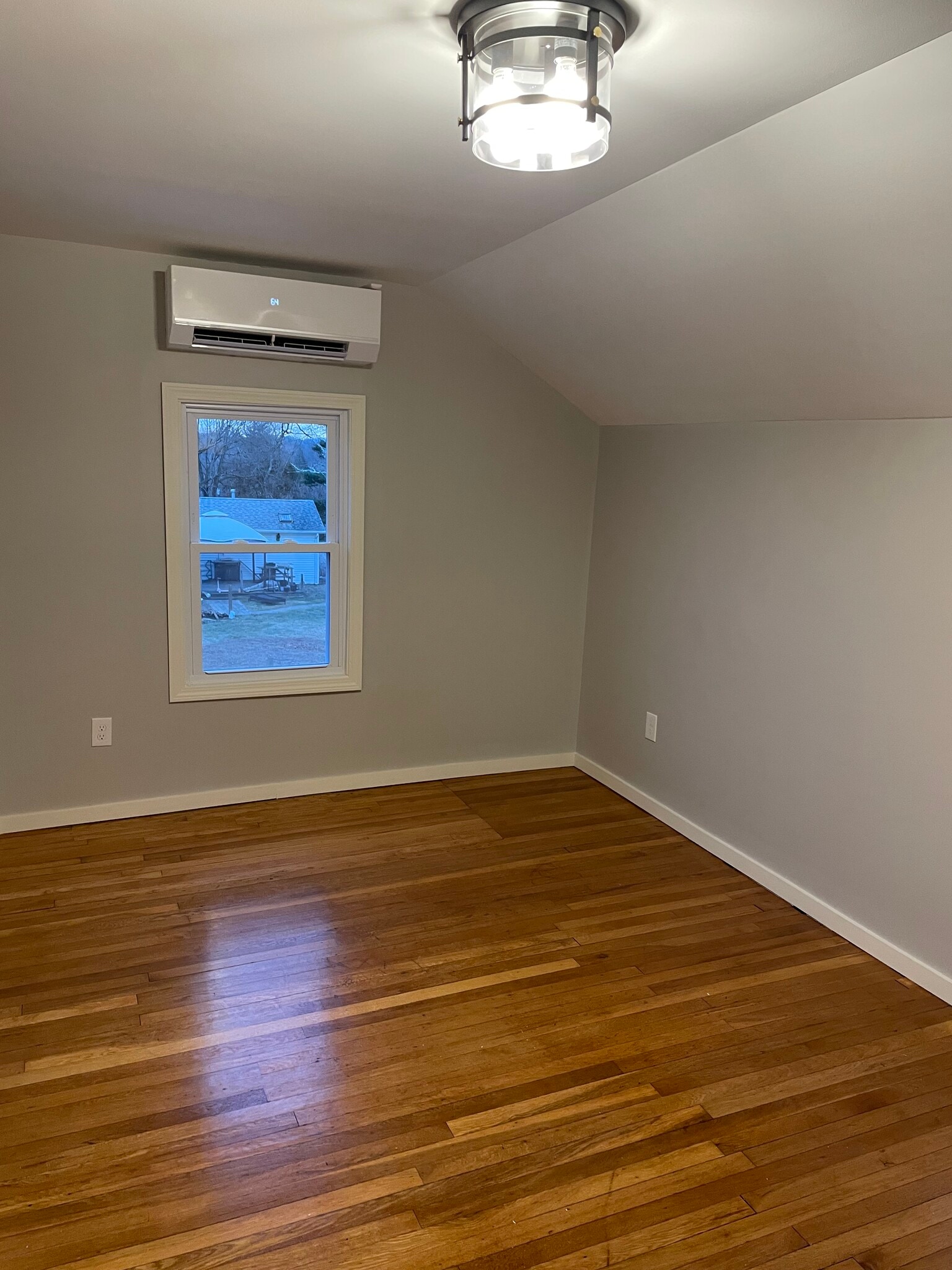 Building Photo - 38 Gerrard Ave