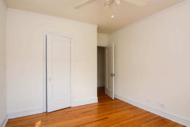Building Photo - 4801 N Fairfield Ave