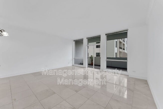 Building Photo - 700 Biltmore Way