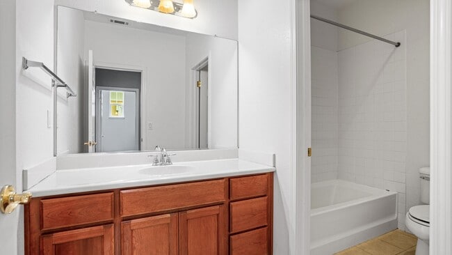 Building Photo - MODERN AND CONVENIENT 3 BR/2.5 BA LIVING I...