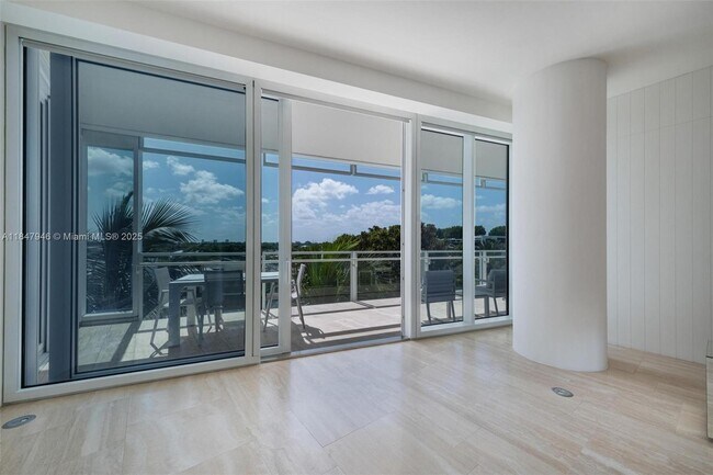 Building Photo - 9001 Collins Ave