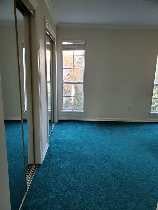 Building Photo - 3635 Green Acres Dr