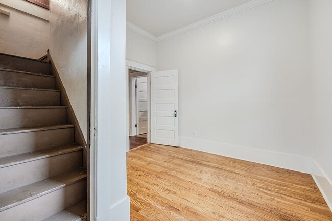 Building Photo - Beautiful Baldwin Park Craftsman home ready for move in!