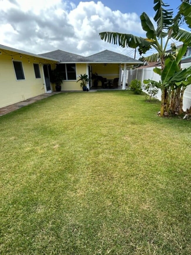 Primary Photo - Available on 12/16/25, spacious 1570 sq ft, 3 Bedrooms, 2 Baths, 2 Car Garage Single-Family Home ...