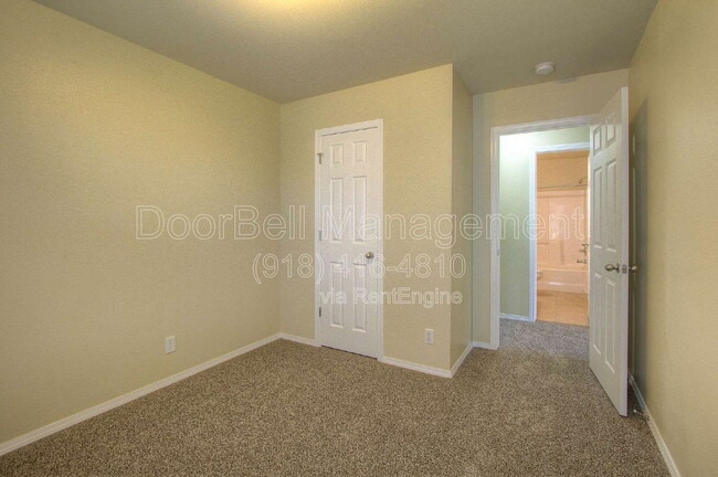 Building Photo - 5712 N 34th St