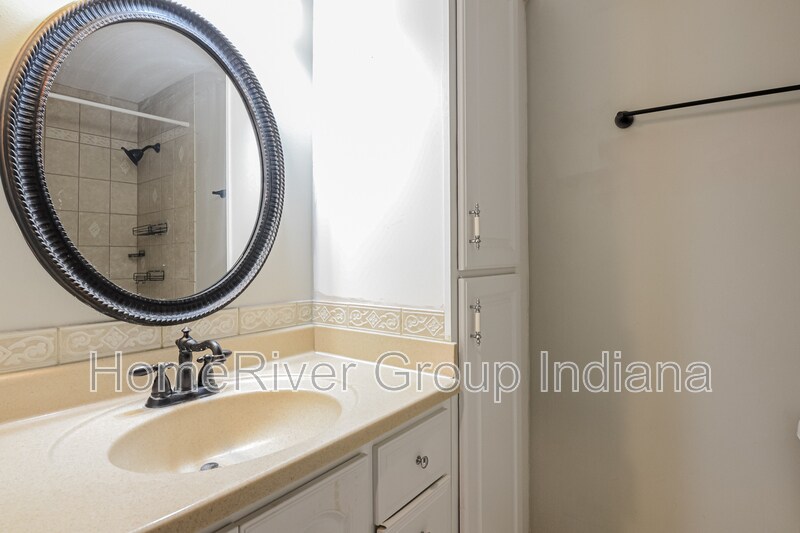 Building Photo - 712 Daffon Dr