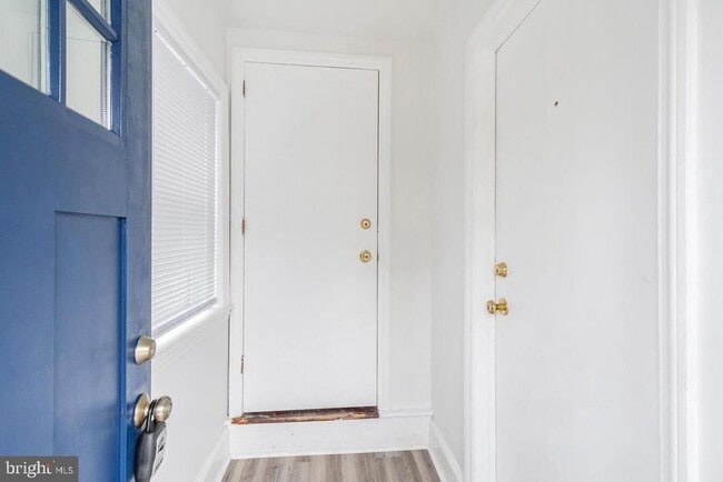 Primary Photo - 47 W Central Ave