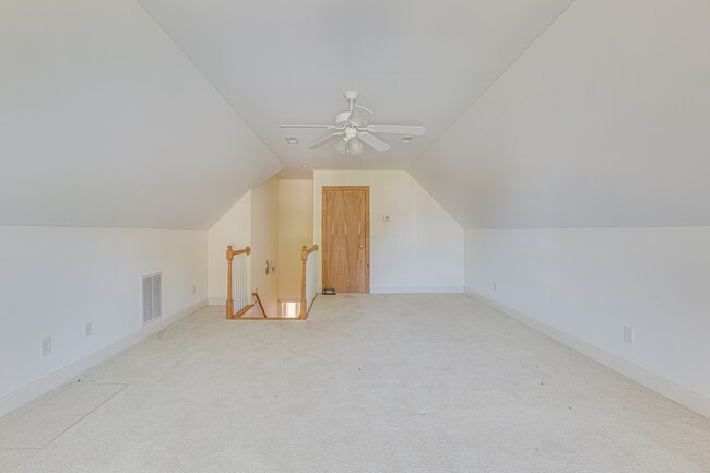 Building Photo - 1822 Lake Wateree Dr