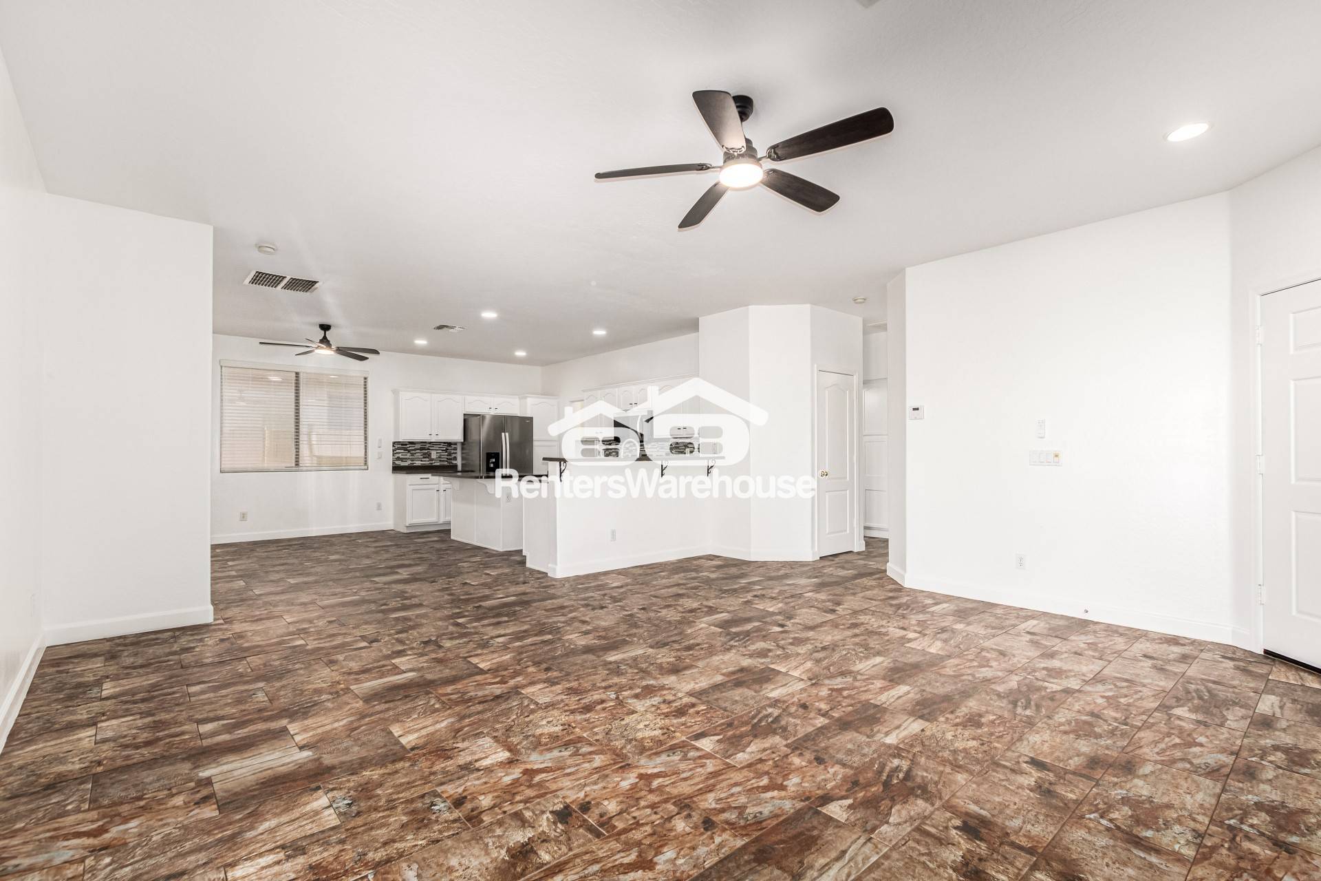 Building Photo - 17088 W Lundberg St