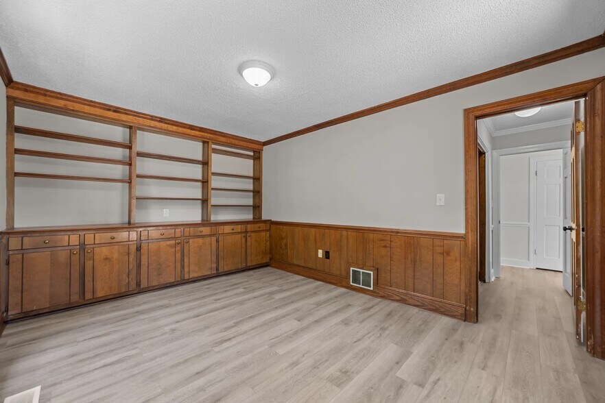 Building Photo - 112 Gawain Rd