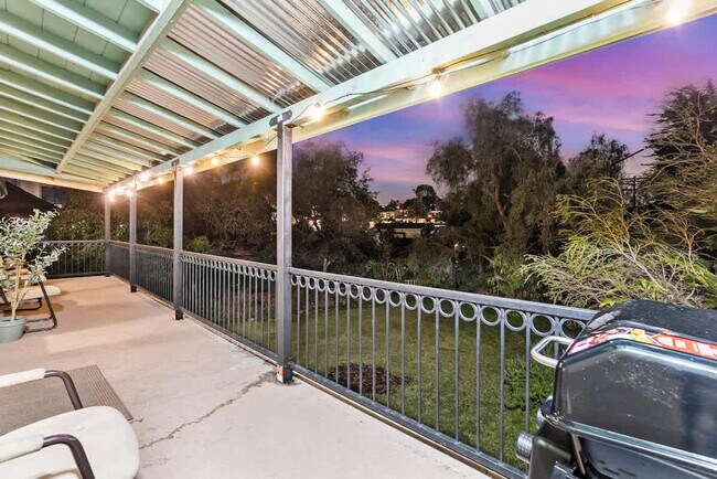 Building Photo - 4989 Randlett Dr