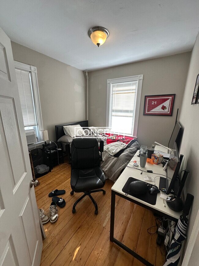 Building Photo - 47A Hillside St. Unit 2