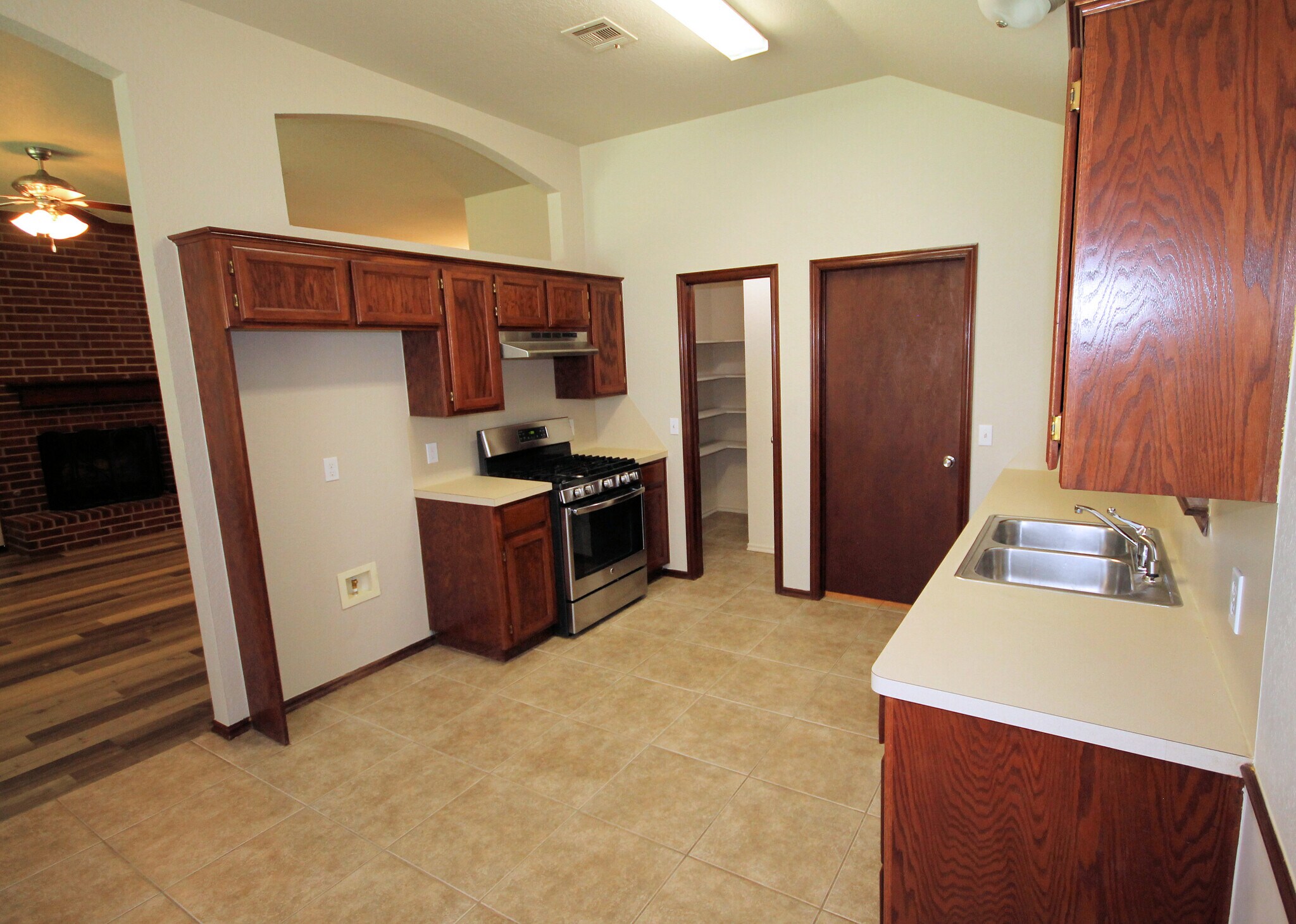KITCHEN - 16405 Osceola Trl