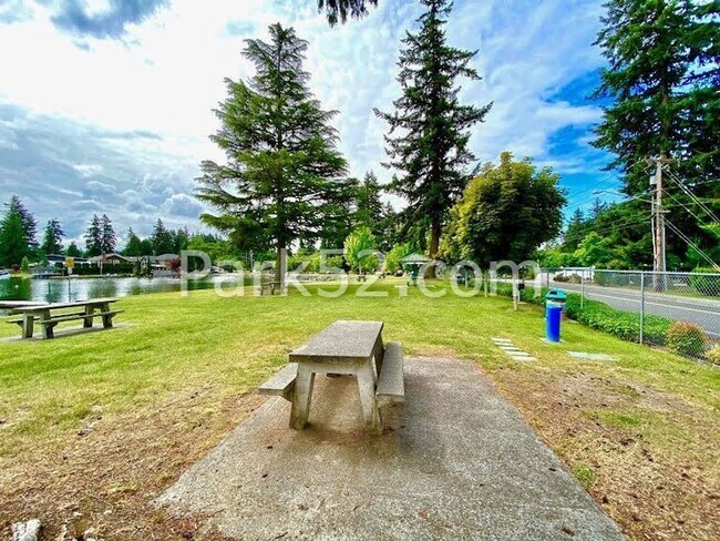 Building Photo - 1 Bedroom 1 Bathroom - Ground Floor - Bonney Lake Condo - #C1